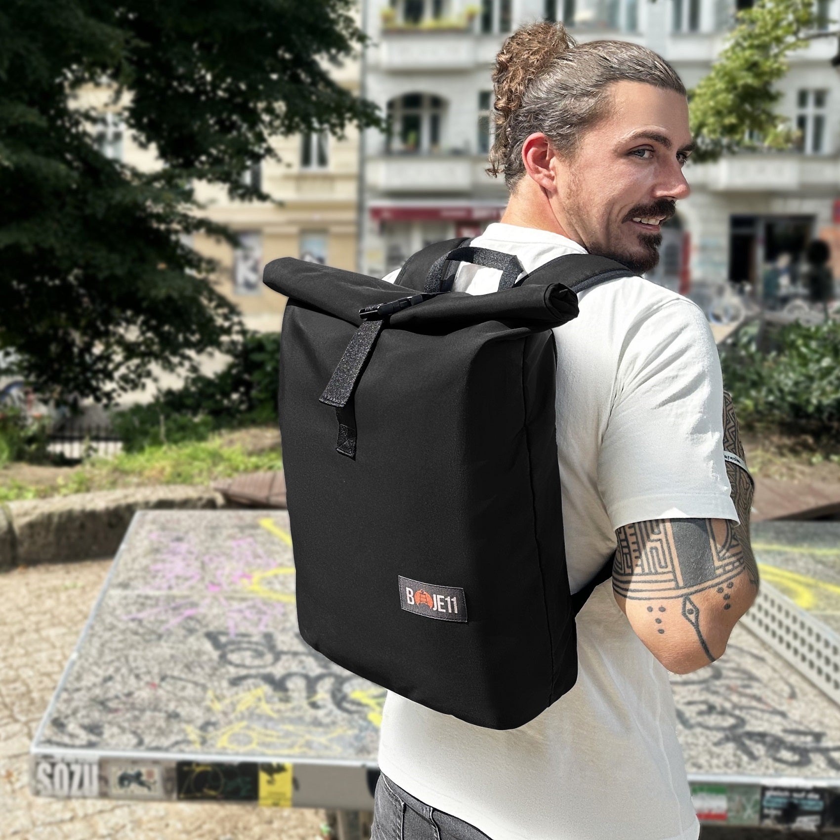 B11-Rolltop L (black)